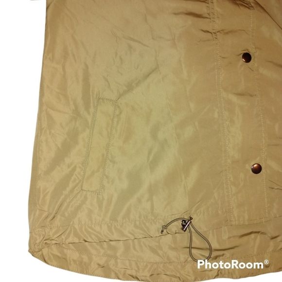 Love Tree Light Weight Green Jacket . ❤️🌲 - Picture 6 of 10